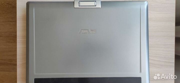 Ноутбук asus