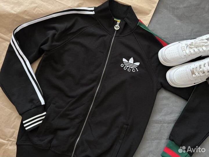 Спортивный костюм