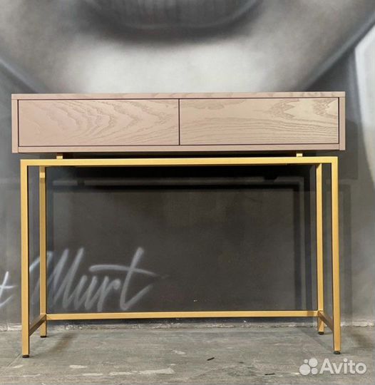 Консоль с ящиками