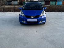 Honda Fit 1.3 CVT, 2013, 120 000 км, с пробегом, цена 890 000 руб.