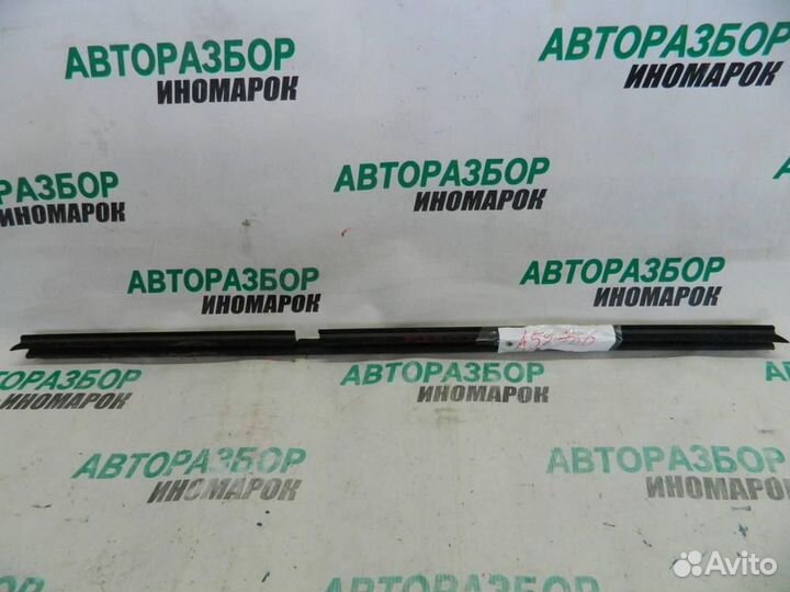 Уплотнитель для Renault Scenic 2 2003-2009г