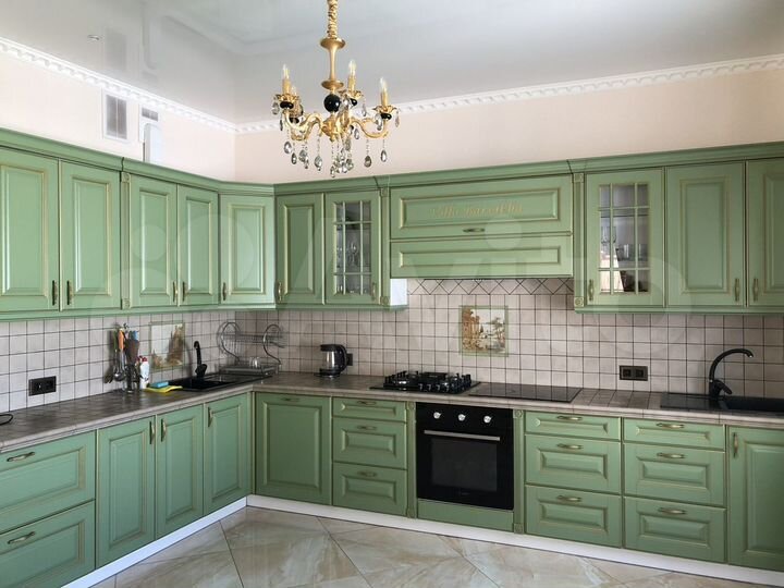 Дом 325 м² на участке 7 сот.