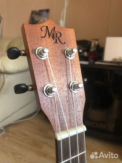 Укулеле тенор