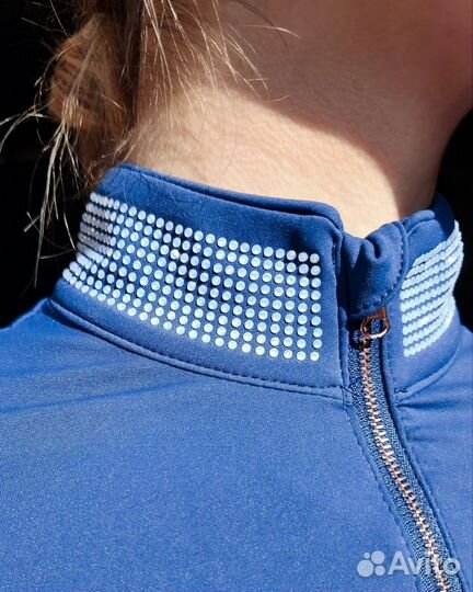 Лонгслив синий со стразами 