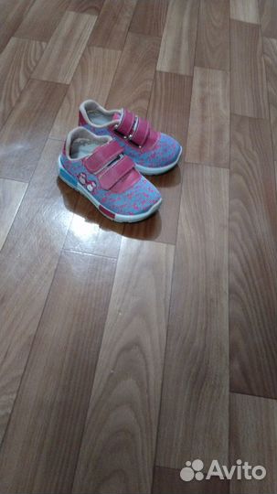 Кроссовки для девочки
