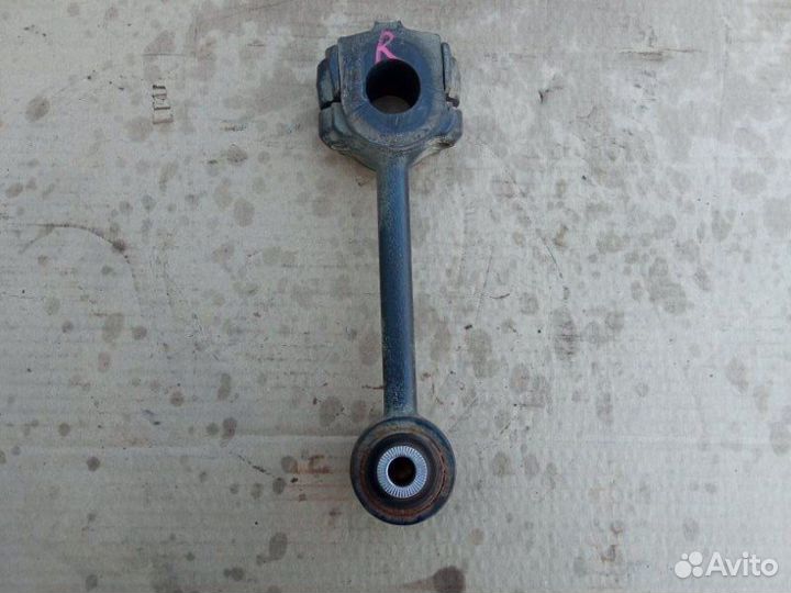 Стабилизатор задний правый Toyota Land Cruiser