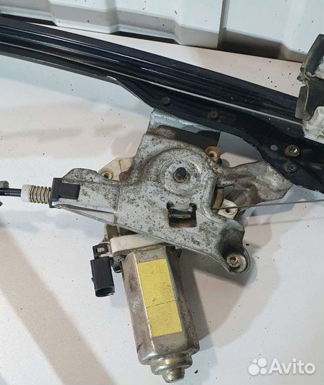 Стеклоподъемник передний правый Ford Focus I