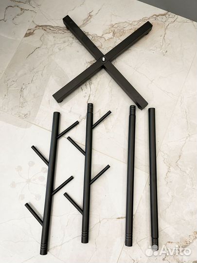 Вешалка напольная черная в форме дерева