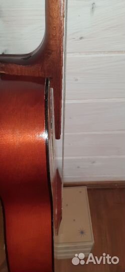 Акустическая гитара