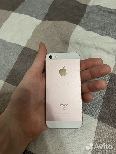 iPhone SE, 64 ГБ
