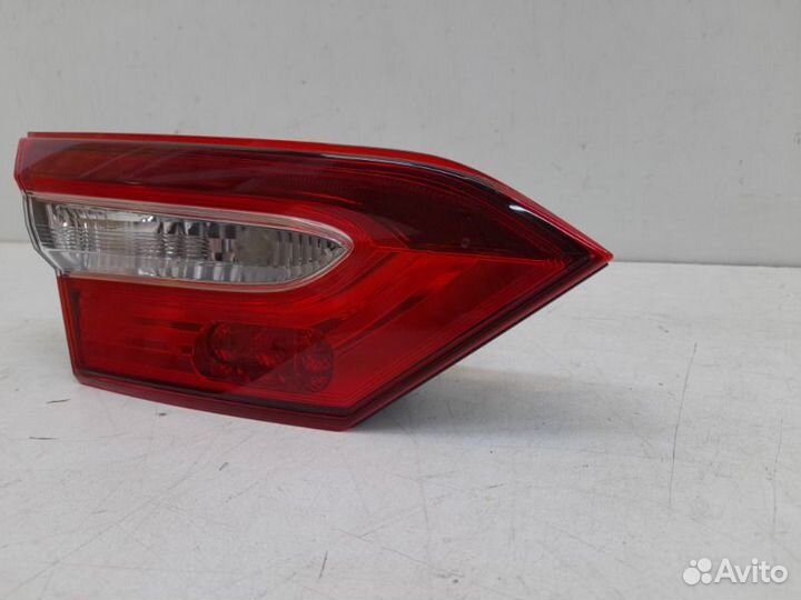 Фонарь в крышку багажника левый Toyota Camry XV70