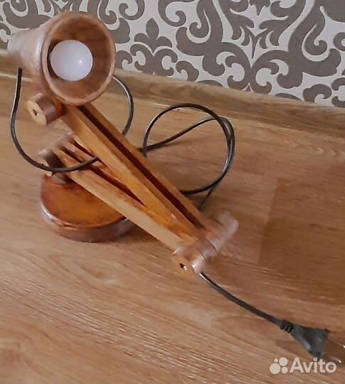 Лампа настольная