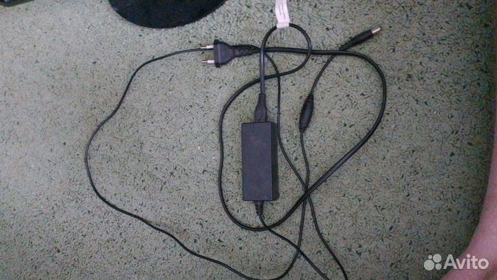 Монитор Samsung S19D300NY- модель