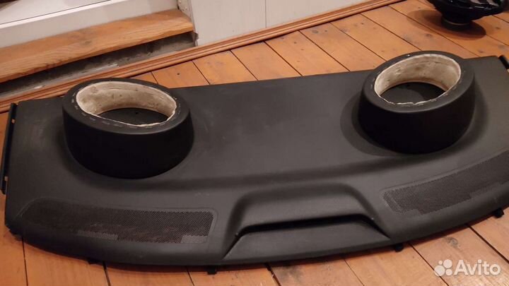 Оригинальная полка для автомобиля марки Фольксваге