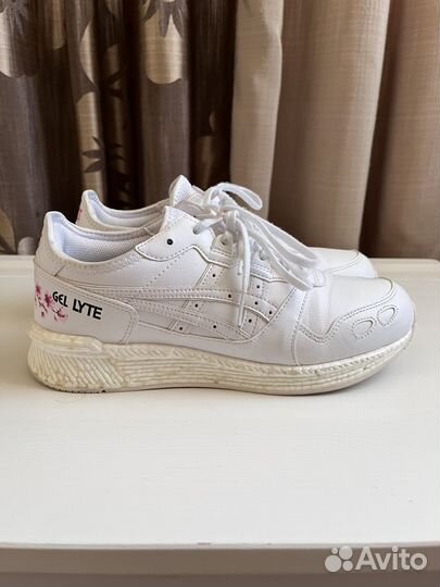 Кроссовки asics