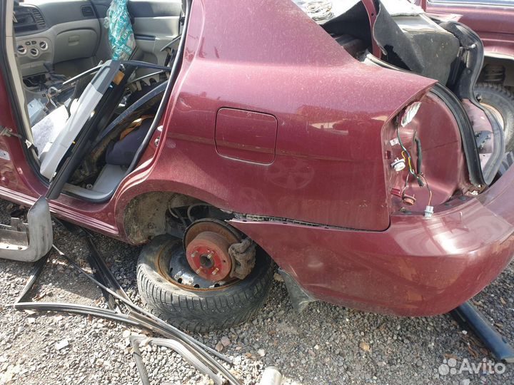 Задняя левая четверть Hyudai Verna