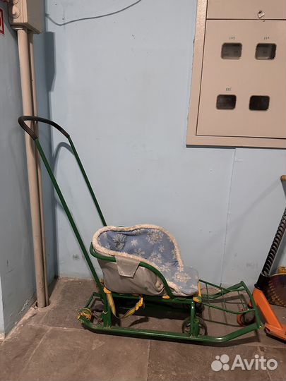 Санки на колесиках