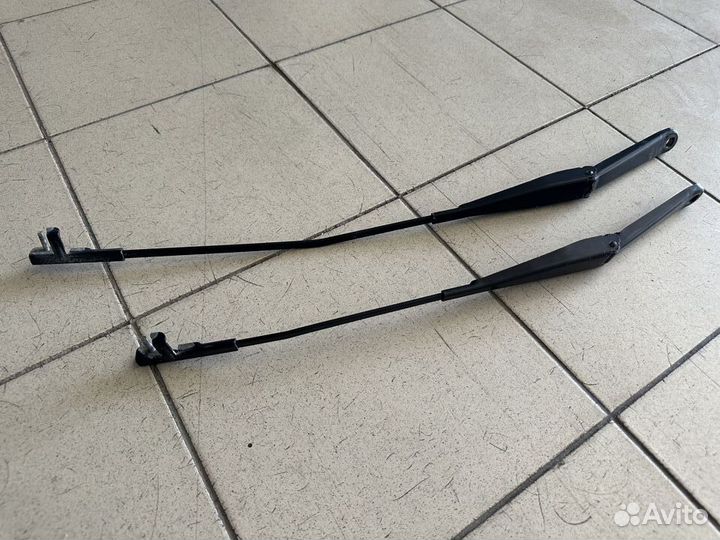 Поводок стеклоочистителя левая/правая Форд Фокус 2