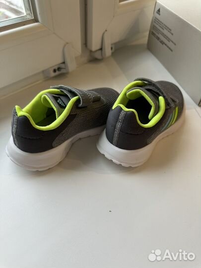 Кроссовки детские adidas 26