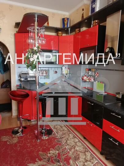 4-к. квартира, 84 м², 2/5 эт.