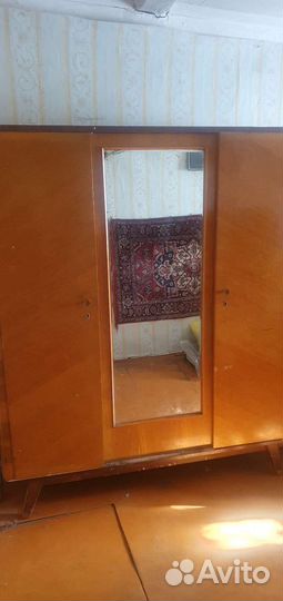 Шкаф