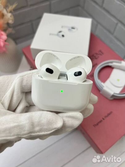 Наушники AirPods