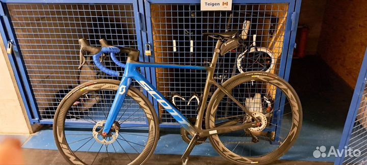 Шоссейный велосипед scott