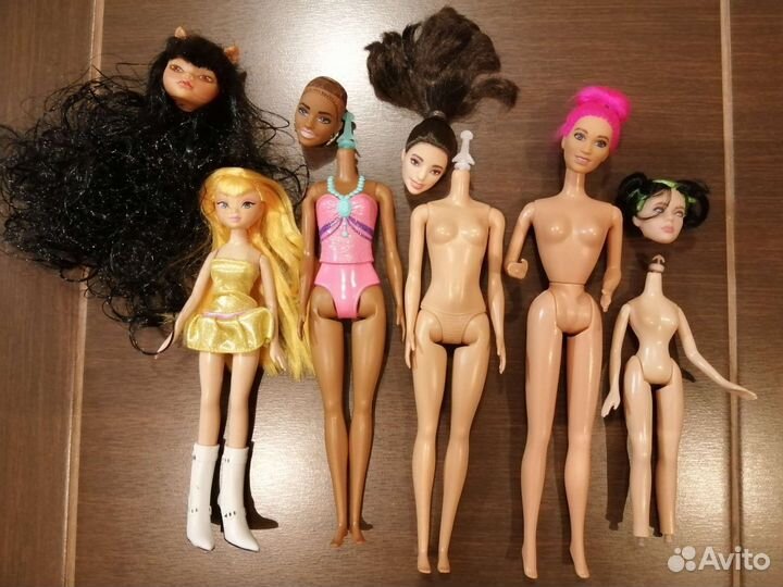 Лот тел и голов, Barbie и другие