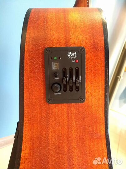 Электроакустическая гитара Cort AD 810E