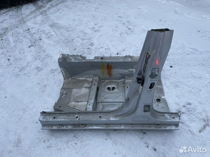 Порог левый Mercedes W211