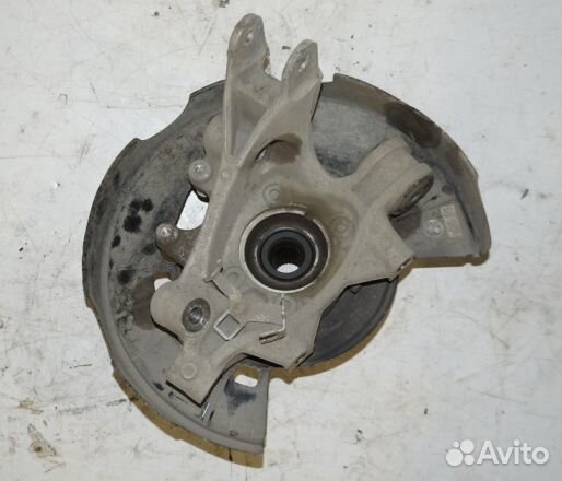 Кулак поворотный задний правый Volkswagen Touareg