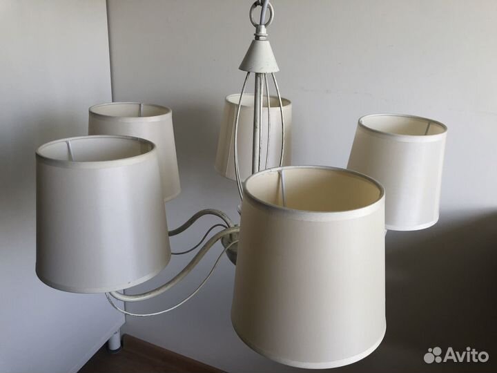 Подвесная люстра Arte Lamp Orlean