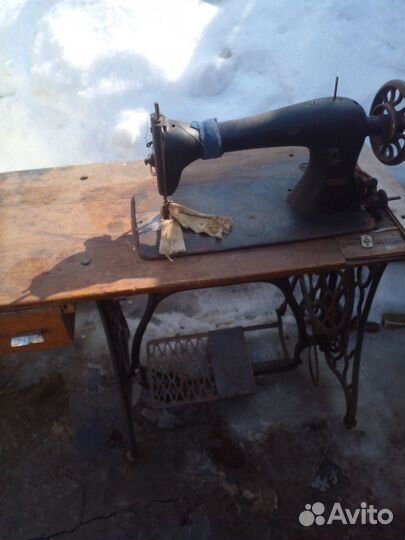 Швейная машина Singer