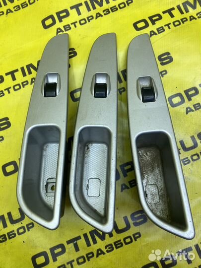 Кнопка стеклоподъемника перед прав Chery Bonus A13