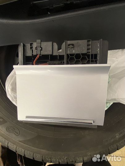 Ящичек для консоли в skoda octavia A7