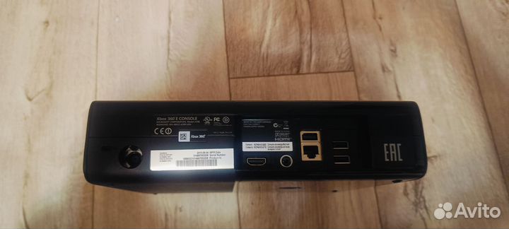 Приставка Xbox 360E