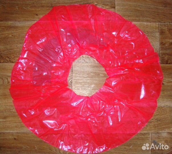 Круги, жилет, нарукавники на море