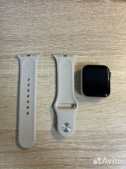 Apple Watch SE 2023 40mm starlight band