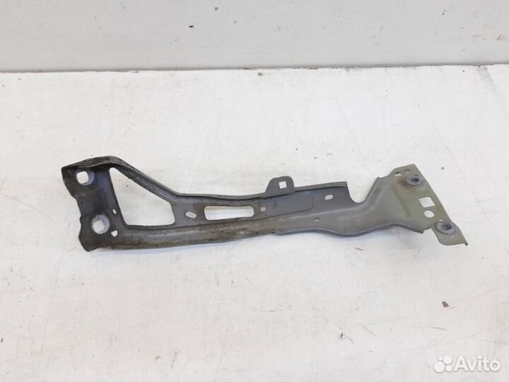 Кронштейн крыла передний левый Audi A4 B9