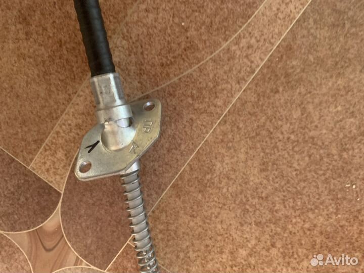 Трос ручного тормоза ваз