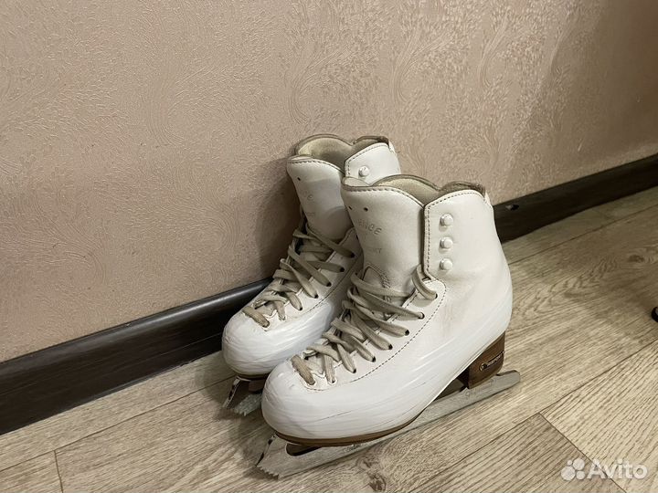 Фигурные коньки risport Excellence размер 210