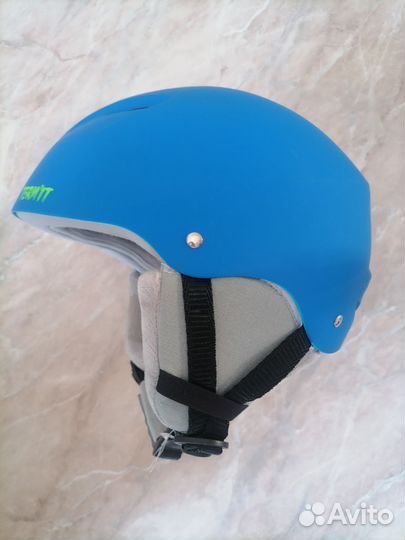 Горнолыжный шлем