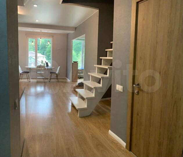 4-к. квартира, 97 м², 4/4 эт.