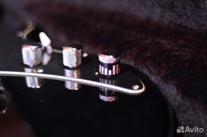 Электроакустическая гитара Line 6 Variax 300