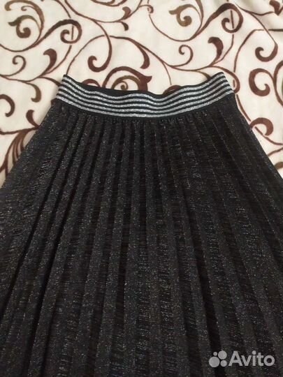 Юбки новые миди 42,44