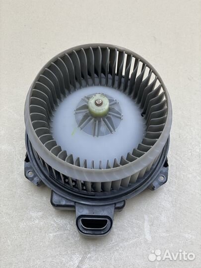 Моторчик печки Toyota RAV4