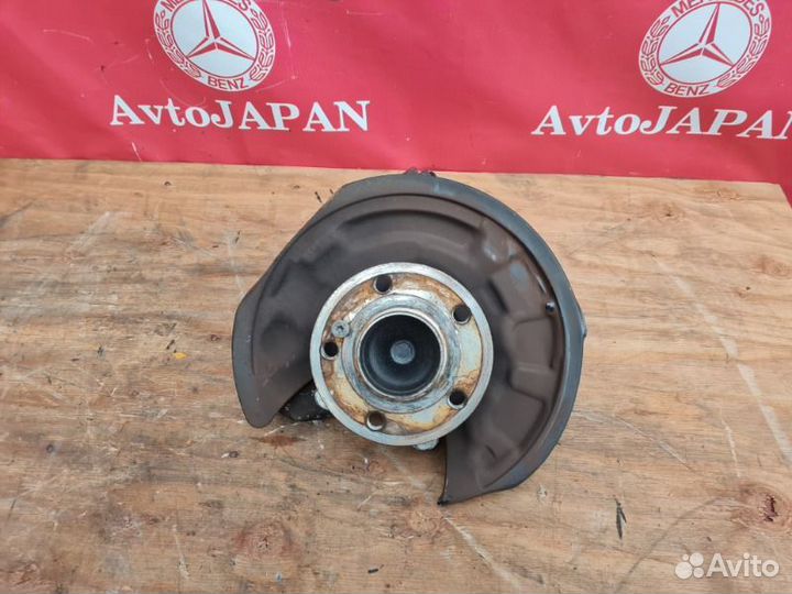 Кулак задний правый Mercedes-Benz B W246 M270.910