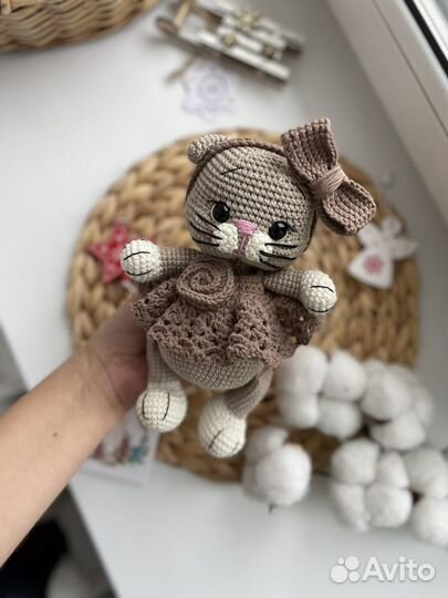 Вислоухая кошечка крючком. Амигуруми