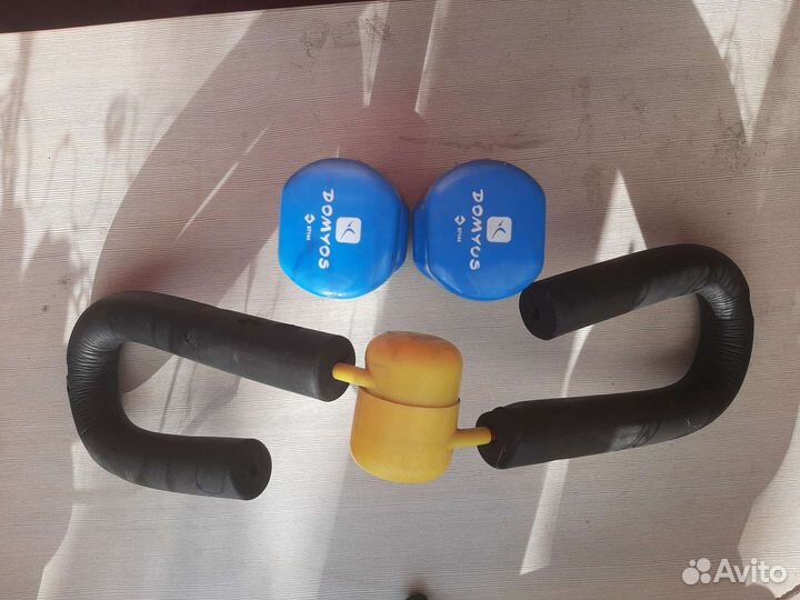 Обруч,тренажер для ног,гантели на 1.5 кг
