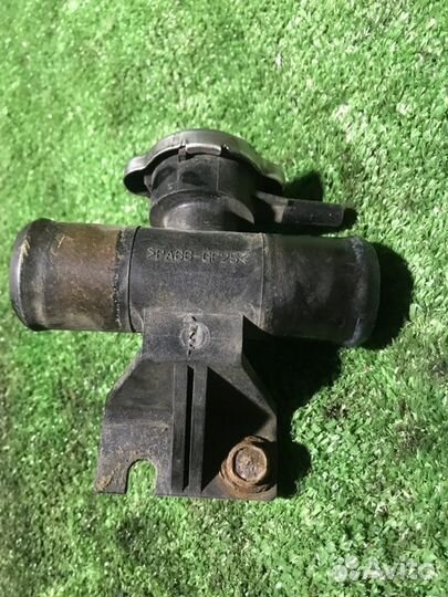 Заливная горловина радиатора Mitsubishi Outlander